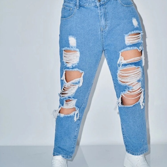 SHEIN Light Blue Ripped Boyfriend Jeans - Picture 3 of 6